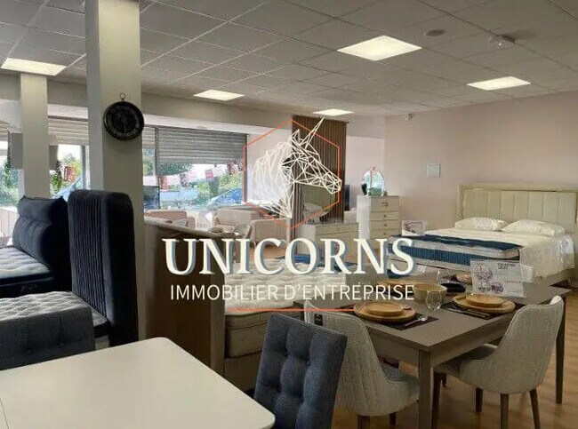 Plus de détails pour Local commercial à louer