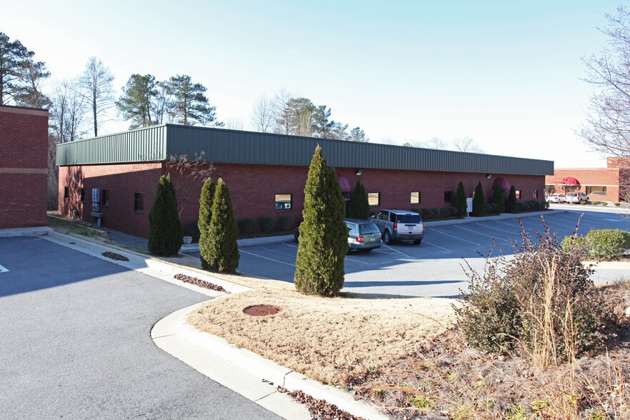 333 Swanson Dr, Lawrenceville, GA à louer - Photo principale – Image 1 sur 3