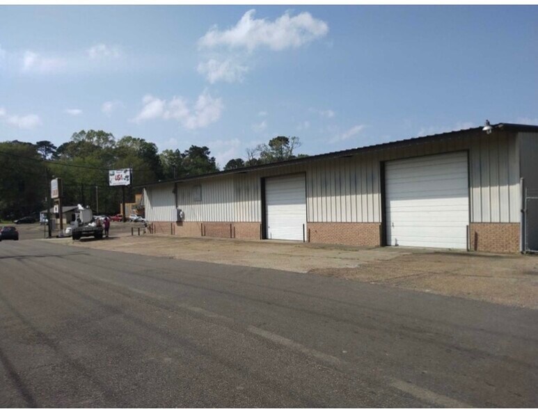 3088 Terry Rd, Jackson, MS à vendre - Photo de l’immeuble – Image 3 sur 11