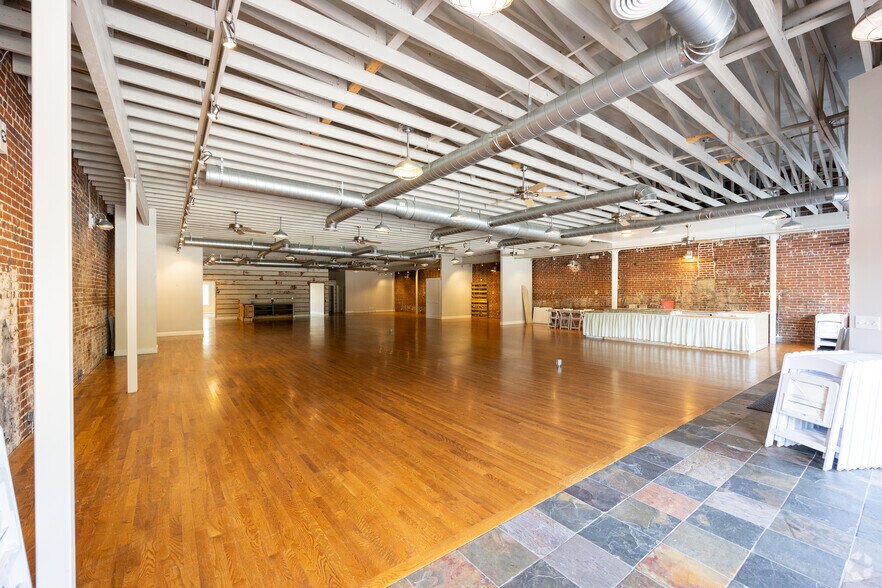 123 W Main St, Buford, GA à louer - Photo intérieure – Image 2 sur 33