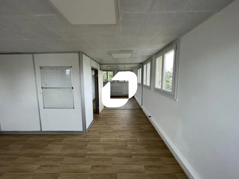 Bureau dans Saint-Maur-des-Fossés à louer - Photo de l’immeuble – Image 3 sur 9