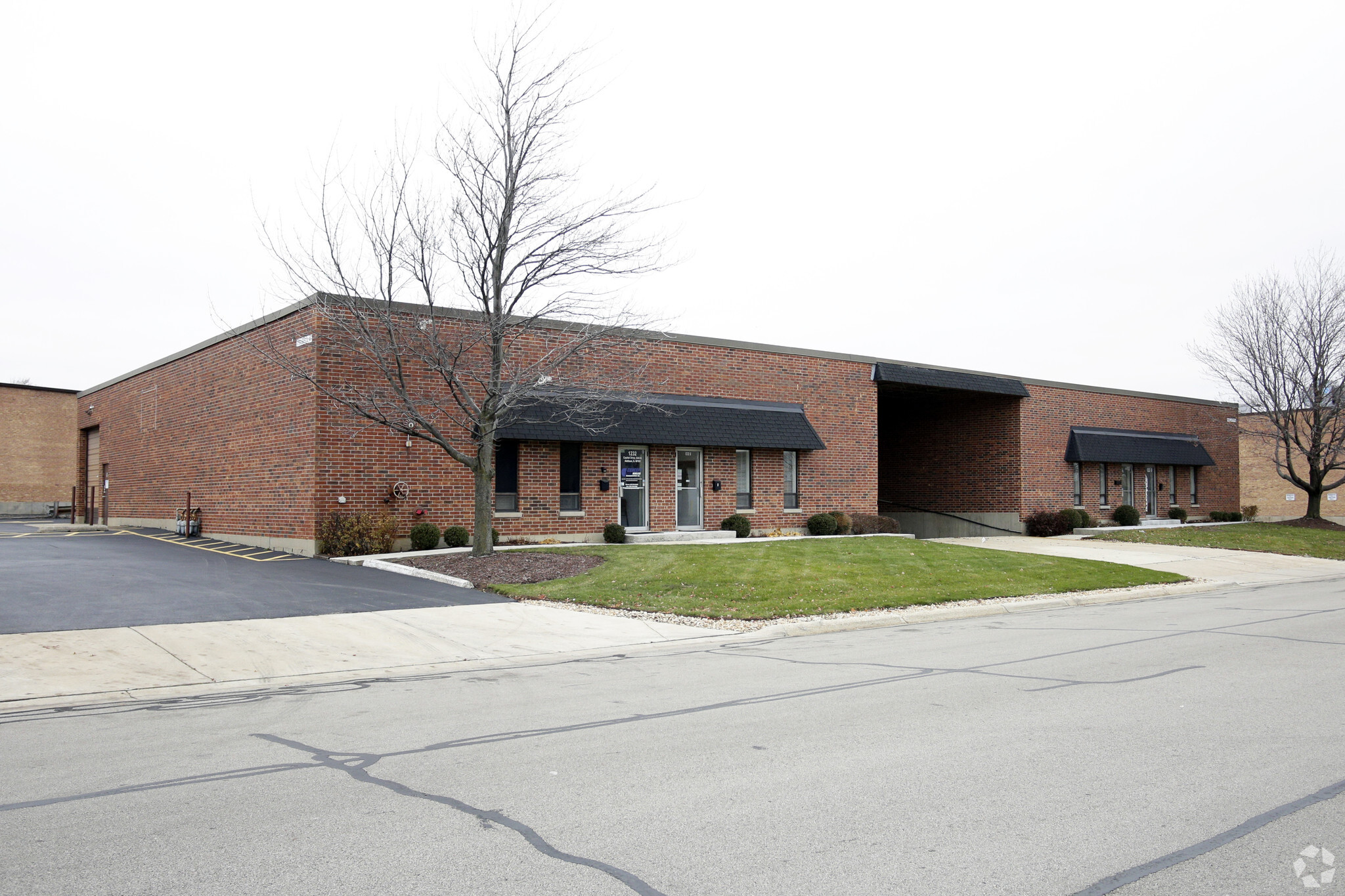 1232 W Capitol Dr, Addison, IL à louer Photo de l’immeuble– Image 1 sur 6