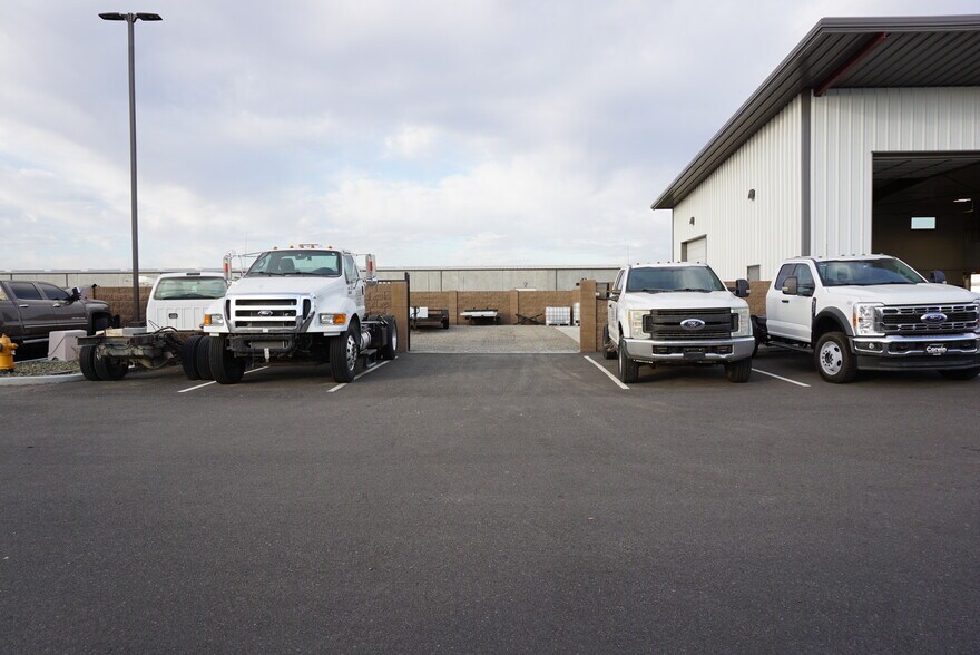 3005 Rainier Pl, Pasco, WA à louer - Photo de l’immeuble – Image 2 sur 7