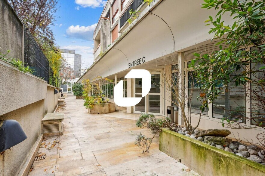 Bureau dans Boulogne-Billancourt à louer - Photo de l’immeuble – Image 2 sur 15