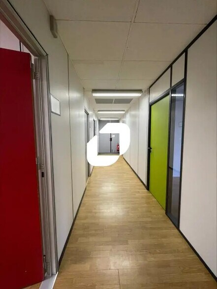 Bureau dans Grenoble à louer - Photo de l’immeuble – Image 3 sur 9