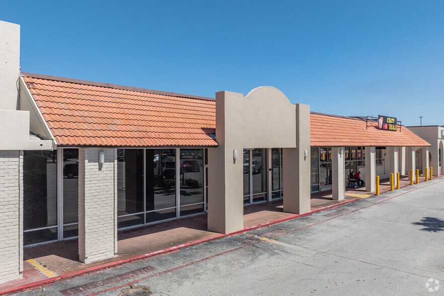 2211-2225 Southmore Ave, Pasadena, TX à louer - Photo de l’immeuble – Image 3 sur 25