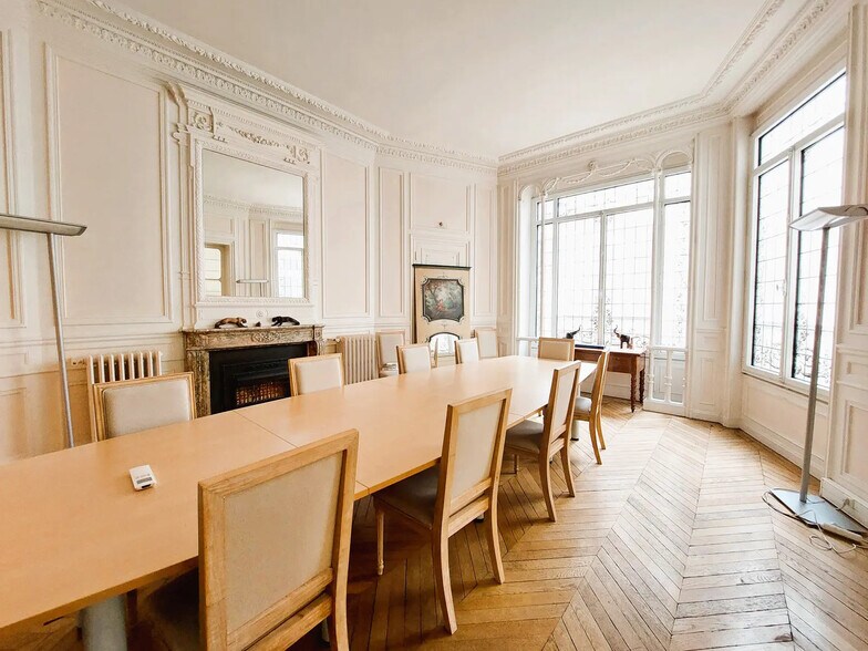 16 Avenue De Friedland, Paris à louer - Photo de l’immeuble – Image 3 sur 8