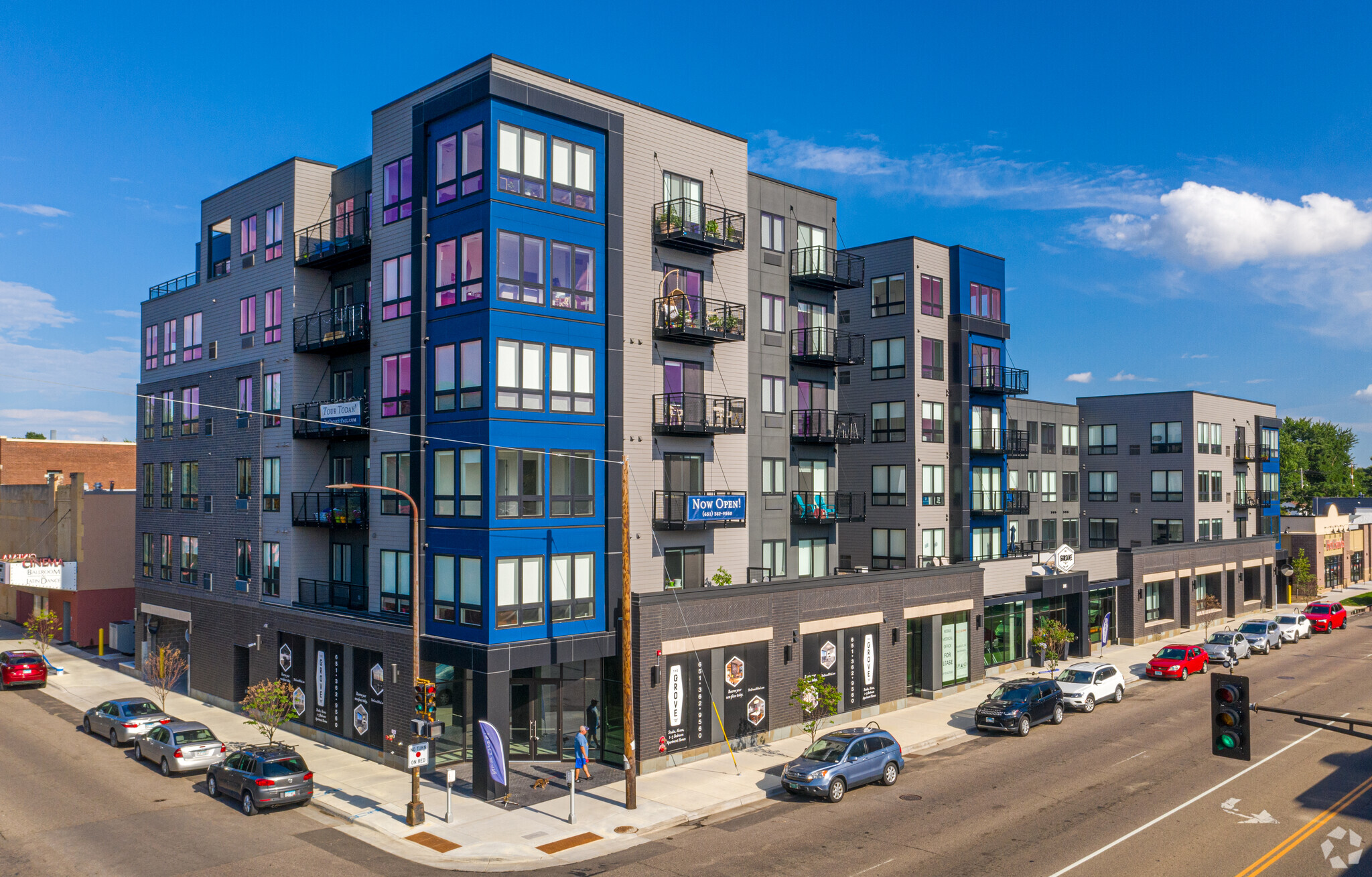 246-258 Snelling Ave, Saint Paul, MN à louer Photo principale– Image 1 sur 59