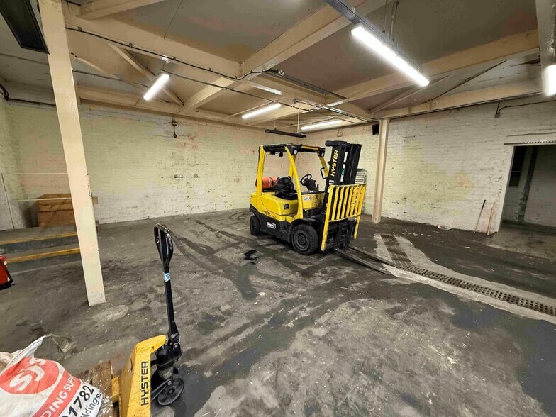 Atlas Works, Paragon Rd, Stoke On Trent à louer - Photo intérieure – Image 2 sur 3