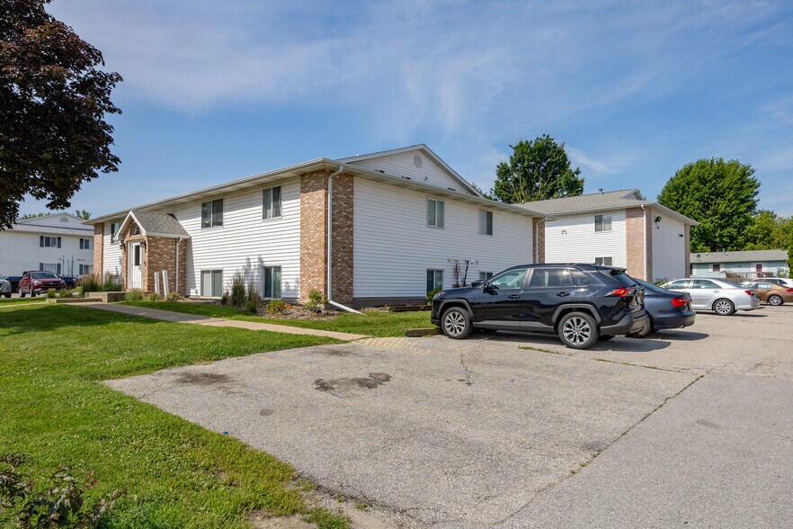 115 Sugar Creek Ln, North Liberty, IA à vendre - Photo de l’immeuble – Image 3 sur 6