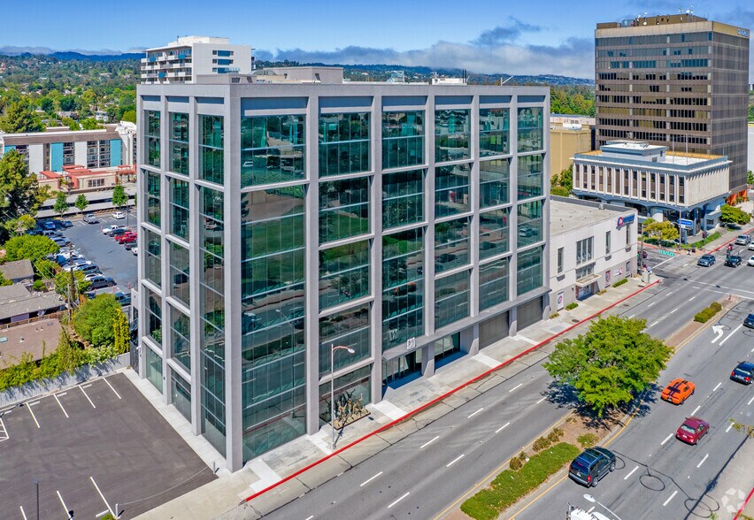 520 S El Camino Real, San Mateo, CA à louer - Photo de l’immeuble – Image 2 sur 4