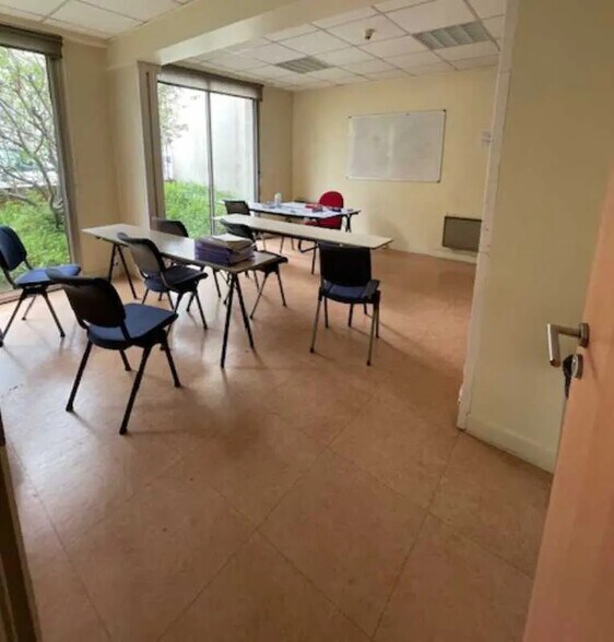 Bureau dans Gentilly à vendre - Photo de l’immeuble – Image 2 sur 14