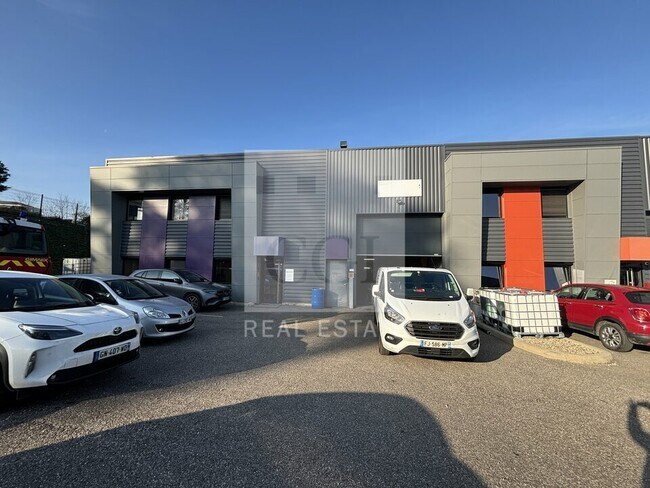 Plus de détails pour 12 Rue Roger Planchon, Vénissieux - Local d'activités à louer