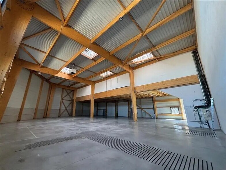 Local d’activités dans Romainville à louer - Photo intérieure – Image 3 sur 7