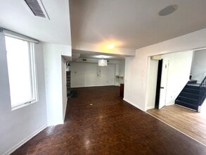 733 Montgomery Ave, Narberth, PA à louer Photo intérieure– Image 2 sur 5