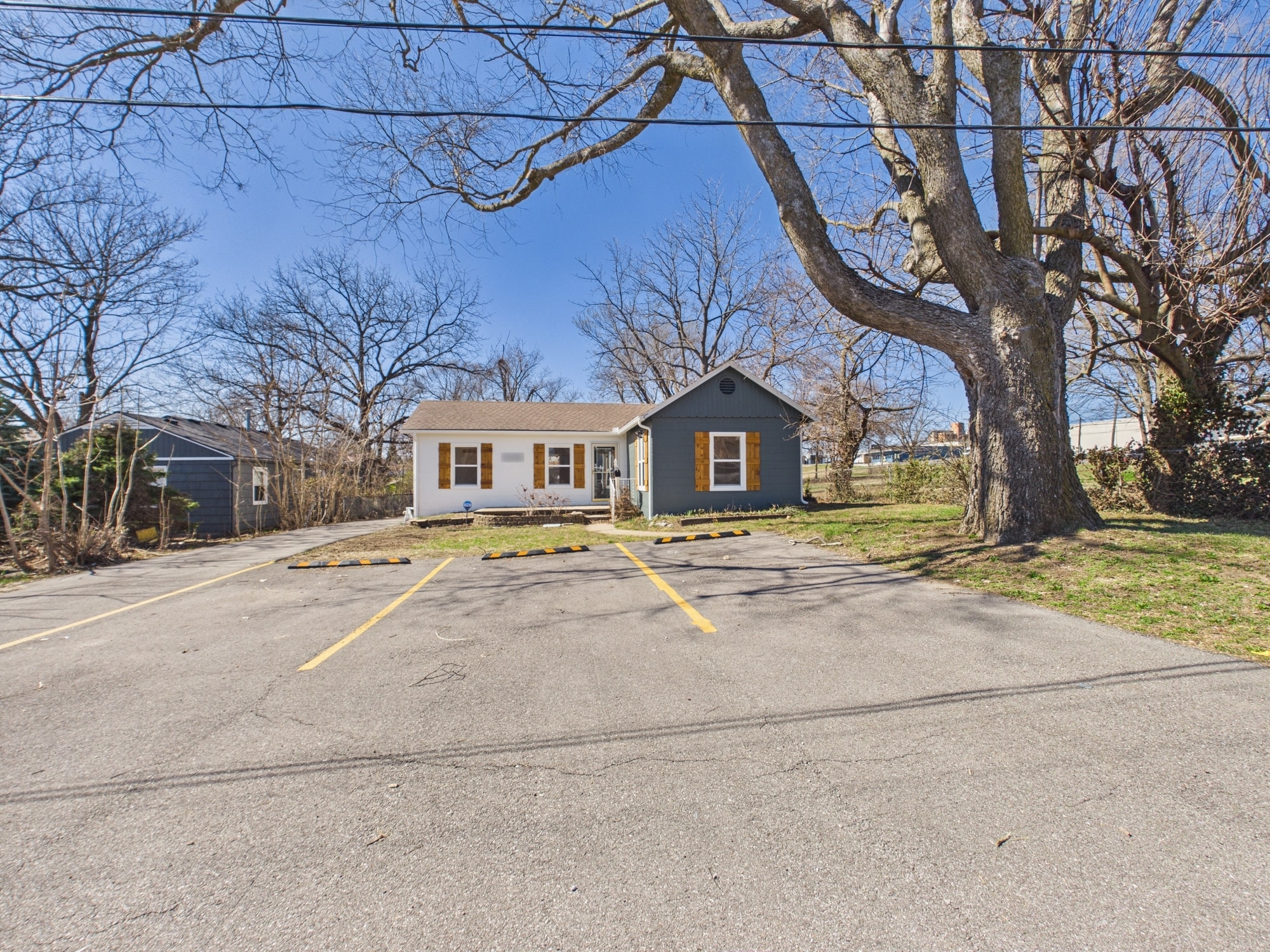 6310 Ash Ave, Raytown, MO à louer Photo principale– Image 1 sur 18