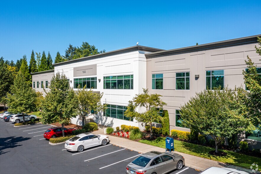 13535 SW 72nd Ave, Portland, OR à louer - Photo principale – Image 1 sur 15