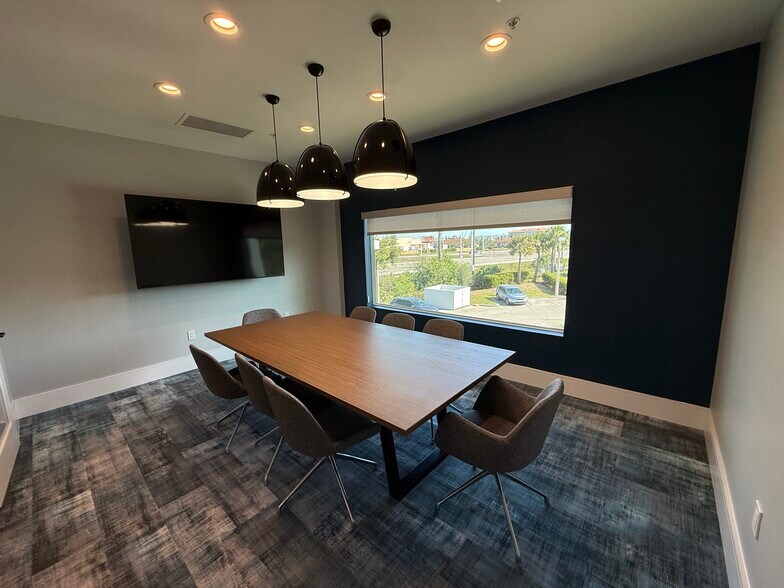 3602 Colonial Ct, Fort Myers, FL à louer - Photo intérieure – Image 3 sur 24