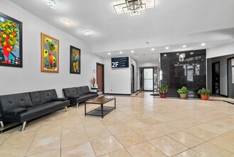 31 W Downer Pl, Aurora, IL à louer Photo intérieure– Image 2 sur 8