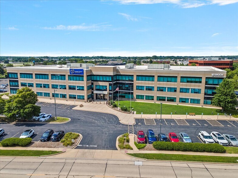 3051 Hollis Dr, Springfield, IL à louer - Photo de l’immeuble – Image 3 sur 32