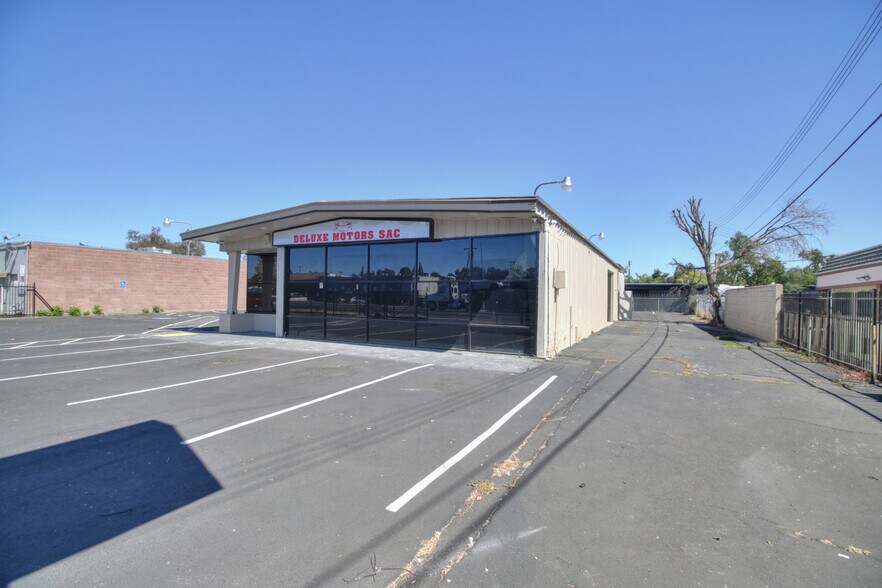4554 Auburn Blvd, Sacramento, CA à vendre - Photo de l’immeuble – Image 3 sur 16
