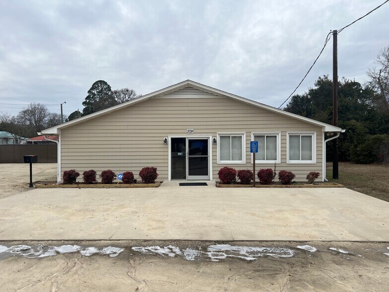 3738 Boone Trl, Fayetteville, NC à vendre - Photo de l’immeuble – Image 1 sur 16