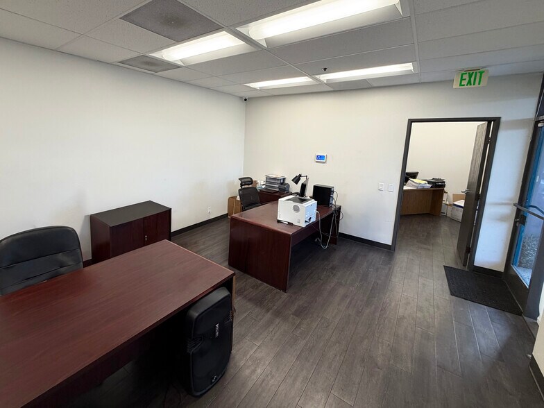 9455 De Soto Ave, Chatsworth, CA à louer - Photo de l’immeuble – Image 3 sur 4