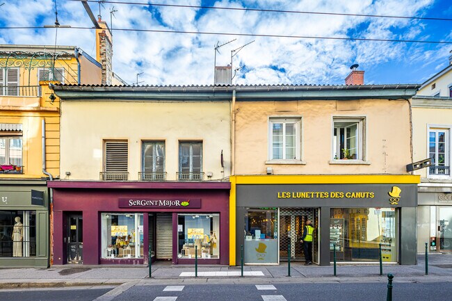 Plus de détails pour Local commercial à louer