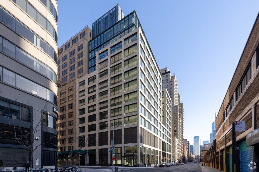 555 Greenwich St, New York, NY à louer - Photo de l’immeuble – Image 2 sur 4