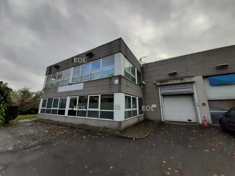 Local d’activités dans Villejuif à louer - Photo de l’immeuble – Image 1 sur 11