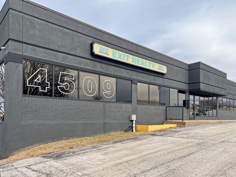 4509 N Brady St, Davenport, IA à louer - Photo de l’immeuble – Image 2 sur 8