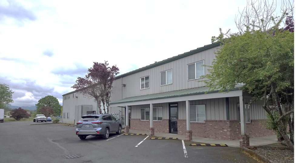 1311 SE Grace Ave, Battle Ground, WA à louer - Photo de l’immeuble – Image 1 sur 4