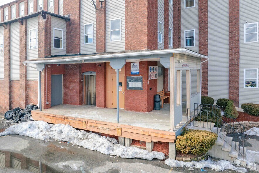 49 Blanchard St, Lawrence, MA à louer - Photo de l’immeuble – Image 2 sur 5