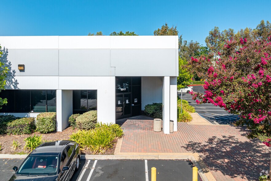 9017 Arrow Route, Rancho Cucamonga, CA à vendre - Photo de l’immeuble – Image 3 sur 4