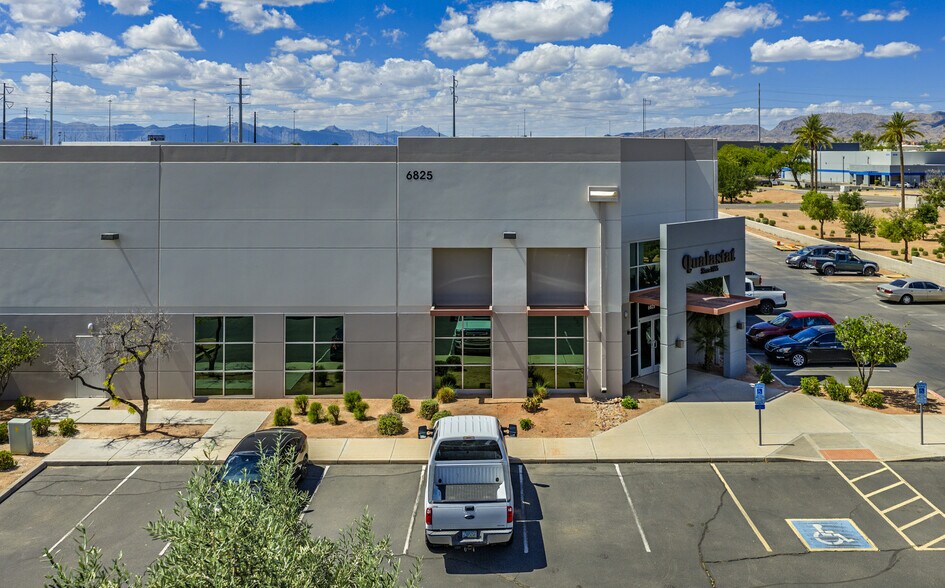 6825 W Frye Rd, Chandler, AZ à vendre - Photo de l’immeuble – Image 2 sur 5