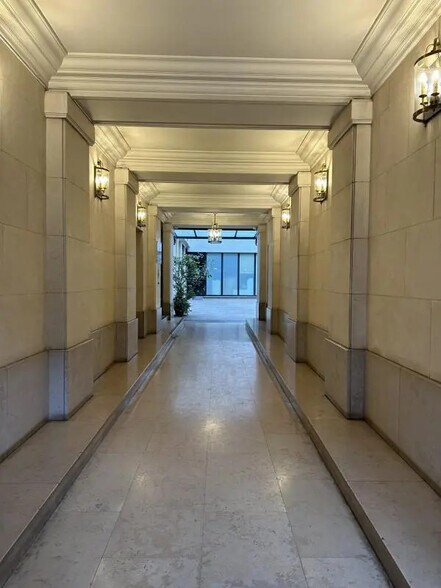 Bureau dans Paris à louer - Hall d’entrée – Image 2 sur 10