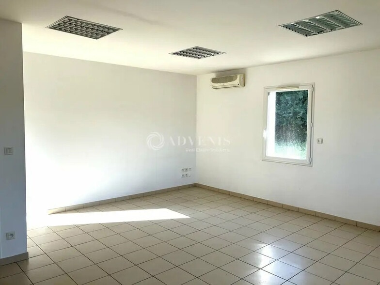 Bureau dans Saint-Doulchard à louer - Photo de l’immeuble – Image 3 sur 5