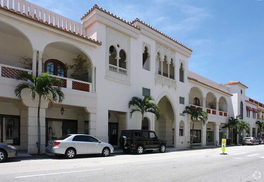 150 Worth Ave, Palm Beach, FL à louer - Photo de l’immeuble – Image 2 sur 12