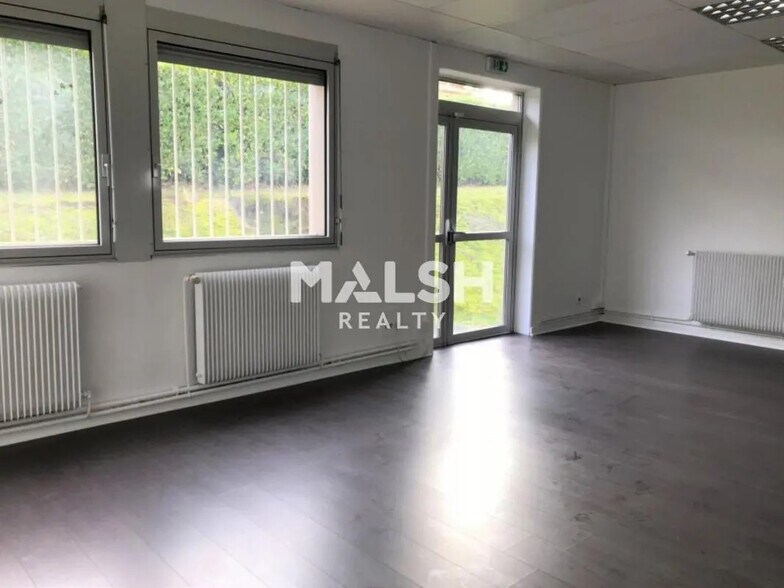 Bureau dans Rillieux-la-Pape à louer - Photo de l’immeuble – Image 1 sur 2