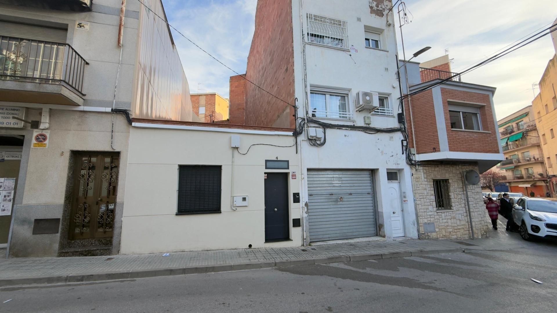 Immeuble residentiel dans Terrassa, Barcelona à vendre Photo principale– Image 1 sur 2