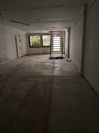 Plus de détails pour Local commercial à louer