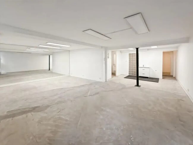 Plus de détails pour 49 Avenue De La Corse, Marseille - Bureau à louer