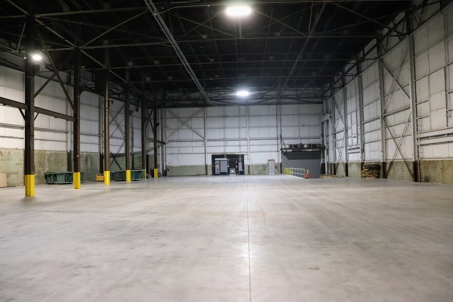 560 N Washington Ave, Bridgeport, CT à louer - Photo intérieure – Image 2 sur 4