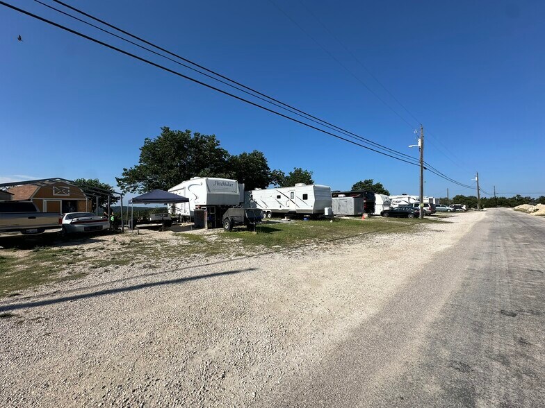 11400 Mountain Top Cir, Jonestown, TX à vendre - Photo de l’immeuble – Image 1 sur 2