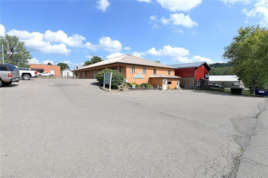 151 S Kennebec Ave, Mcconnelsville, OH à louer - Photo de l’immeuble – Image 3 sur 18