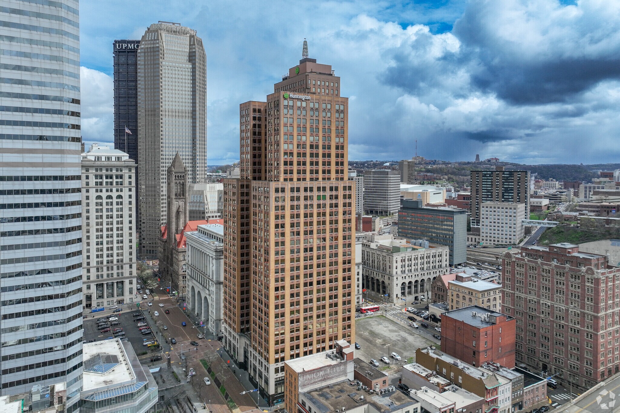 310-330 Grant St, Pittsburgh, PA à louer Photo de l’immeuble– Image 1 sur 12