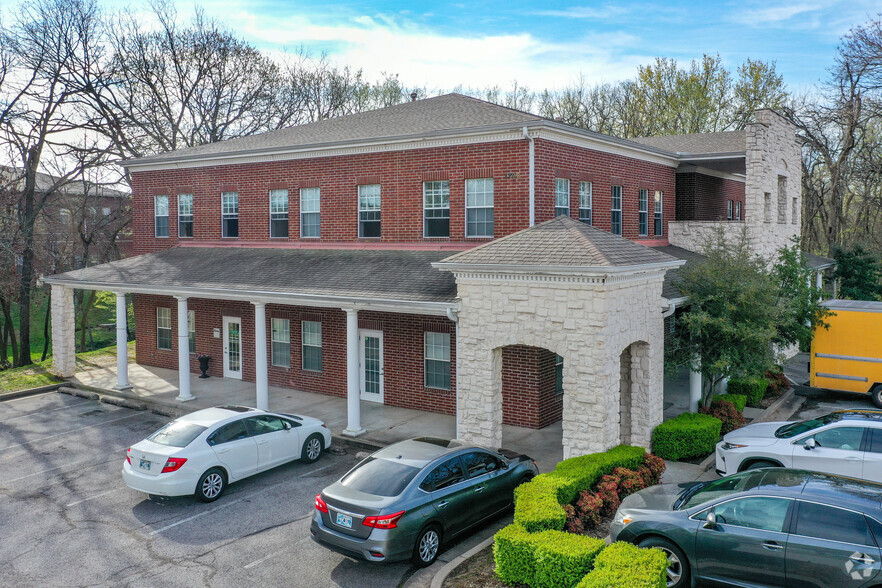 7702 E 91st St, Tulsa, OK à louer - Photo de l’immeuble – Image 1 sur 5