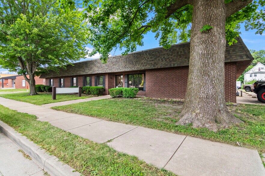 900 S Spring St, Springfield, IL à louer - Photo de l’immeuble – Image 2 sur 17