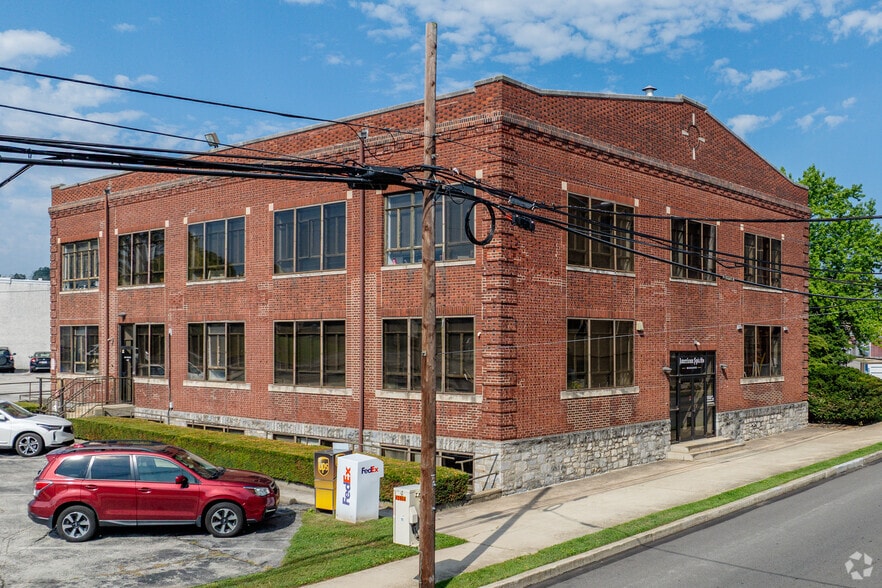 408 E 4th St, Bridgeport, PA à louer - Photo de l’immeuble – Image 1 sur 12