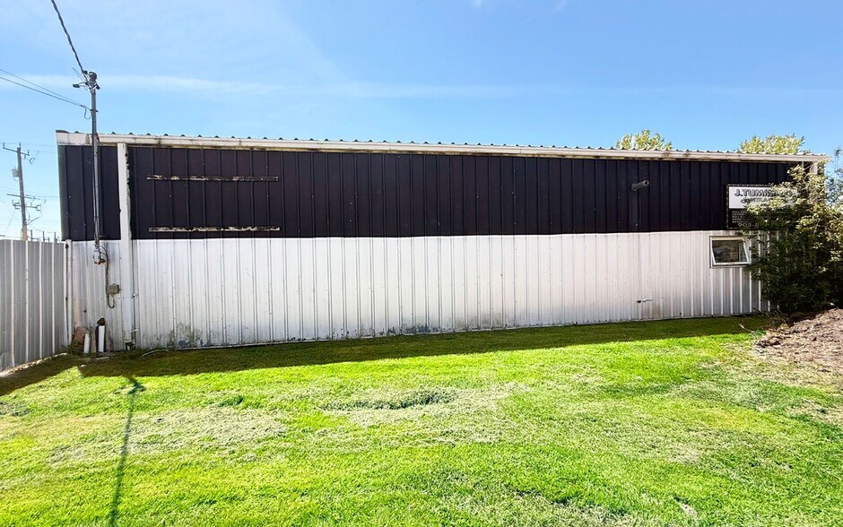 737 Gilmore Rd, Fort Erie, ON à vendre - Photo de l’immeuble – Image 2 sur 7